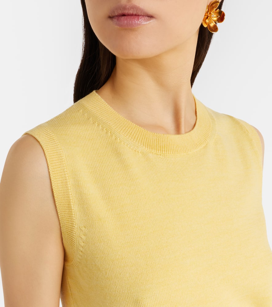 Virgin wool sweater vest