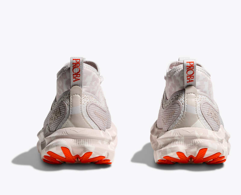 HOKA Kawana Mid Studio Proba Shoes in White Sand/Tangerine Tango