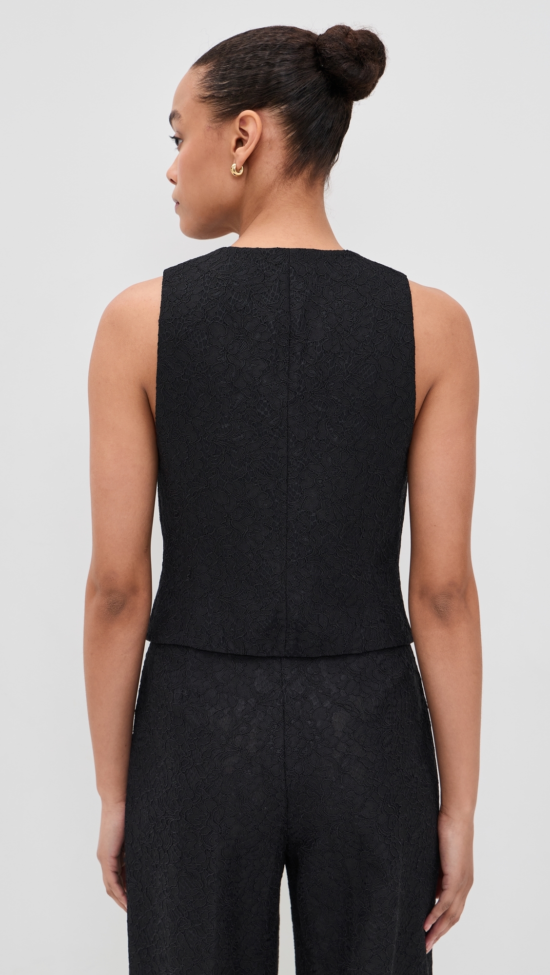Kino Bonded Lace Vest Black