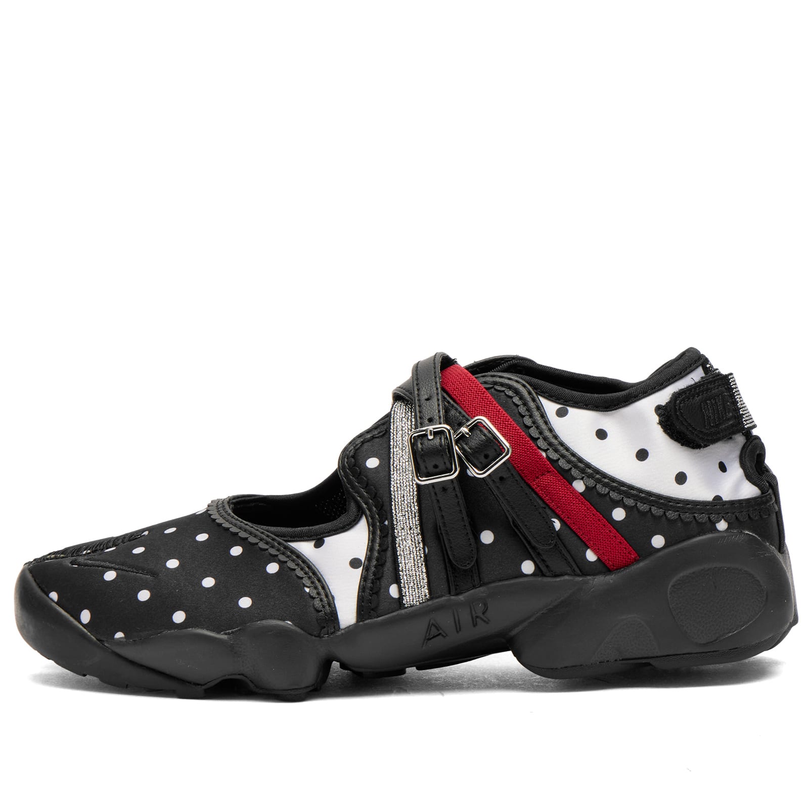 Women's W Air Rift Sneaker in Black/Metallic Silver/University Red