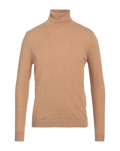 At. p.co Man Turtleneck Camel