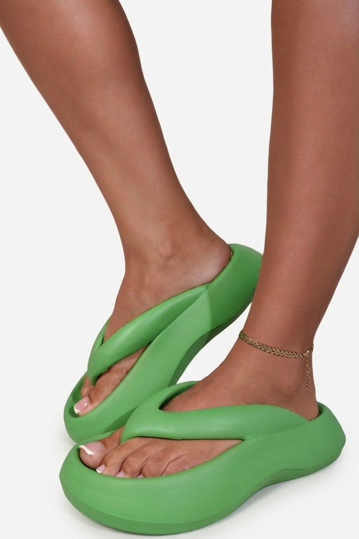 IKRUSH Women's Cora Chunky Platform Flip-flops Sandals in Green