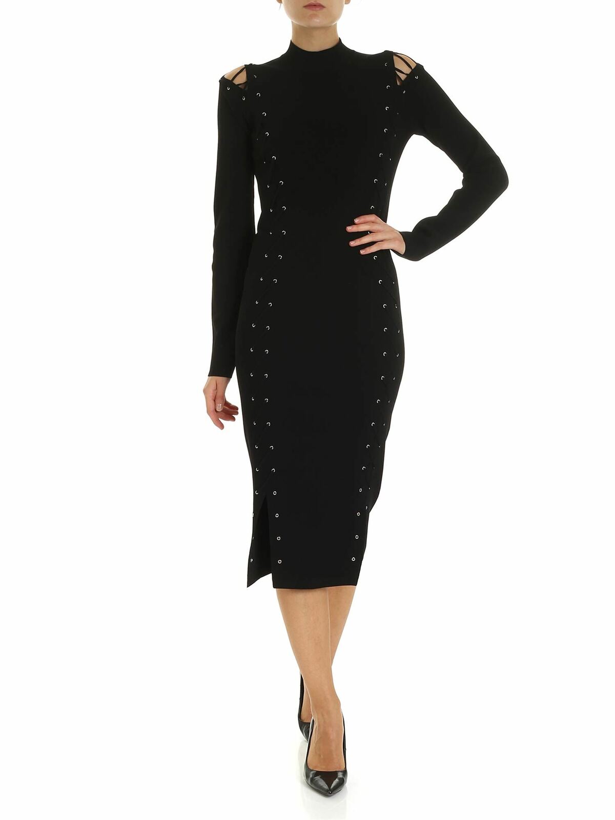 Long dress in black with shoulder cut-out