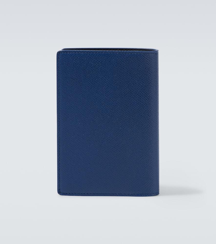 Printed leather passport holder