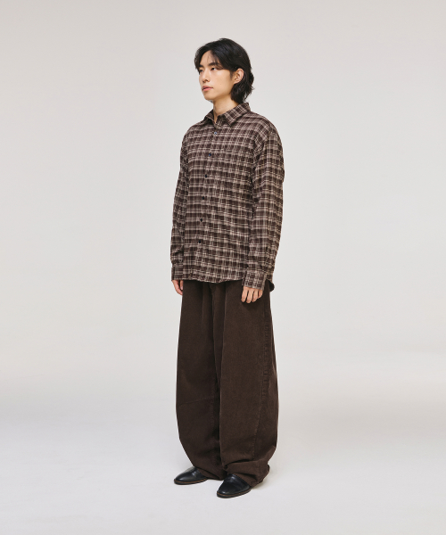 Wide Curved Dart Corduroy Pants