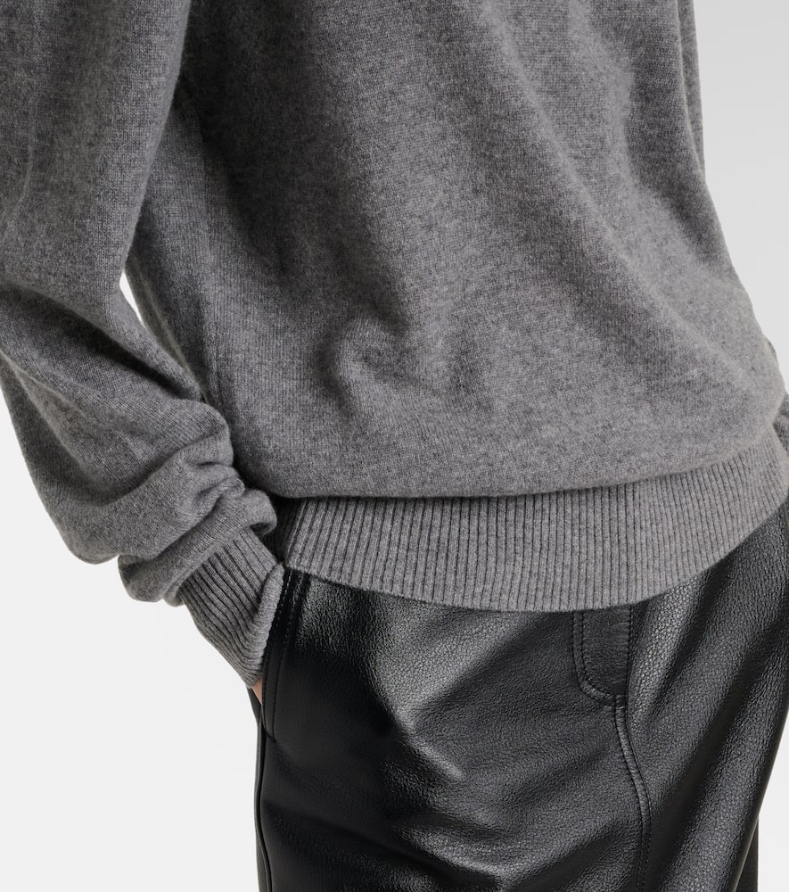 Cashmere sweater