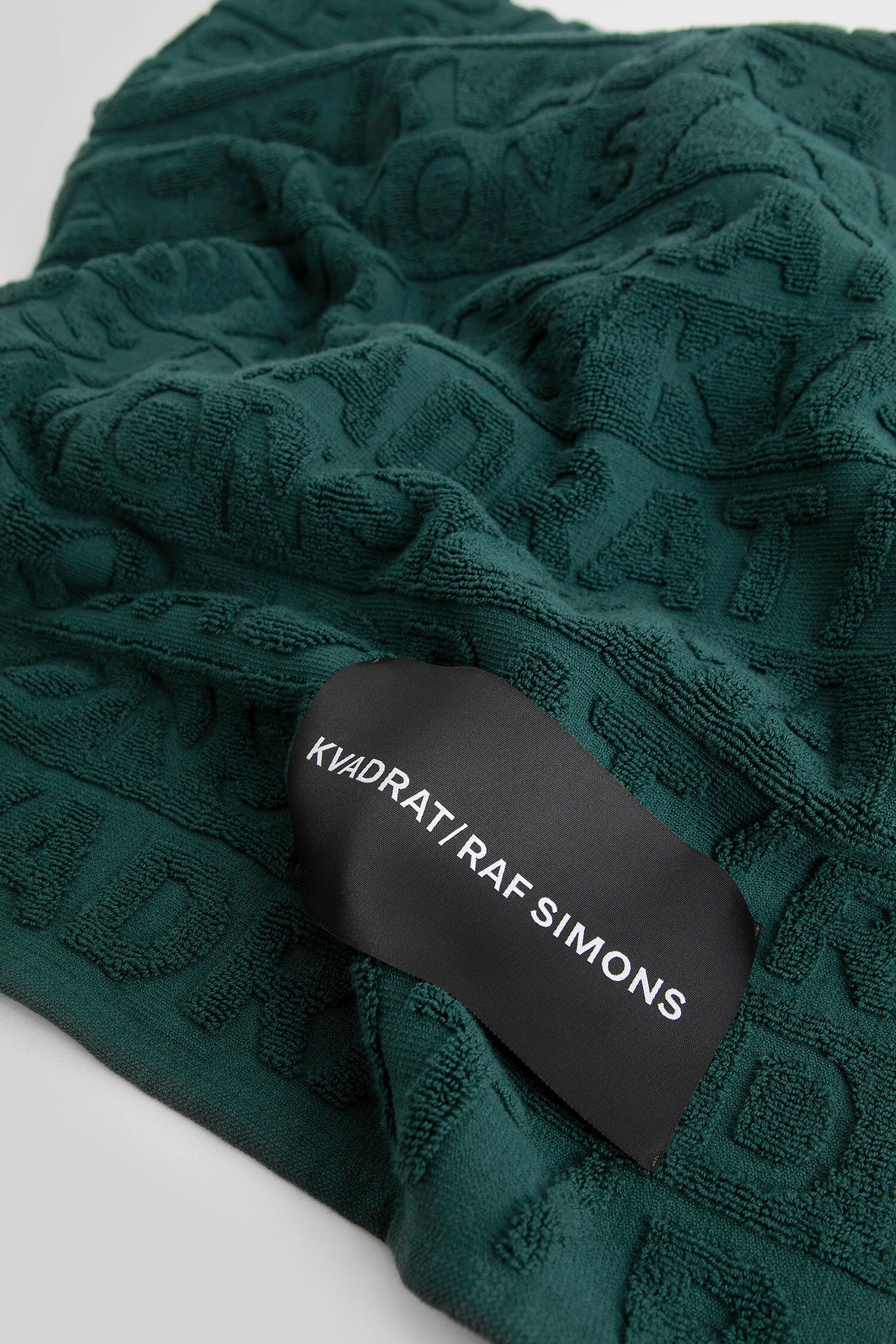 UNISEX GREEN OBJECTS