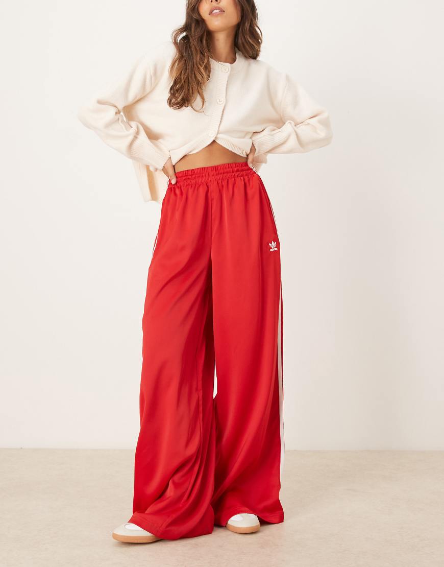 Wide leg satin joggers in red