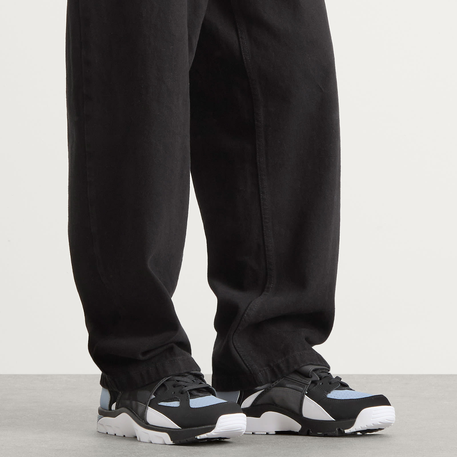 Men's Air Trainer Huarache Sneaker Black/Blue/White