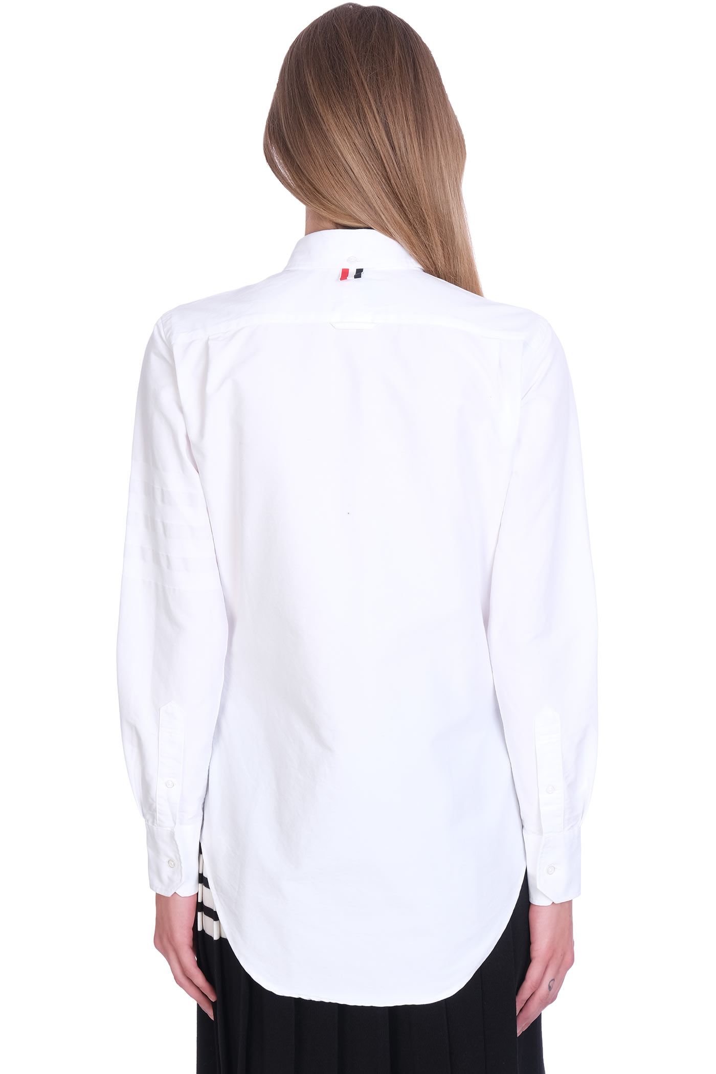 Long-sleeve button-fastening shirt