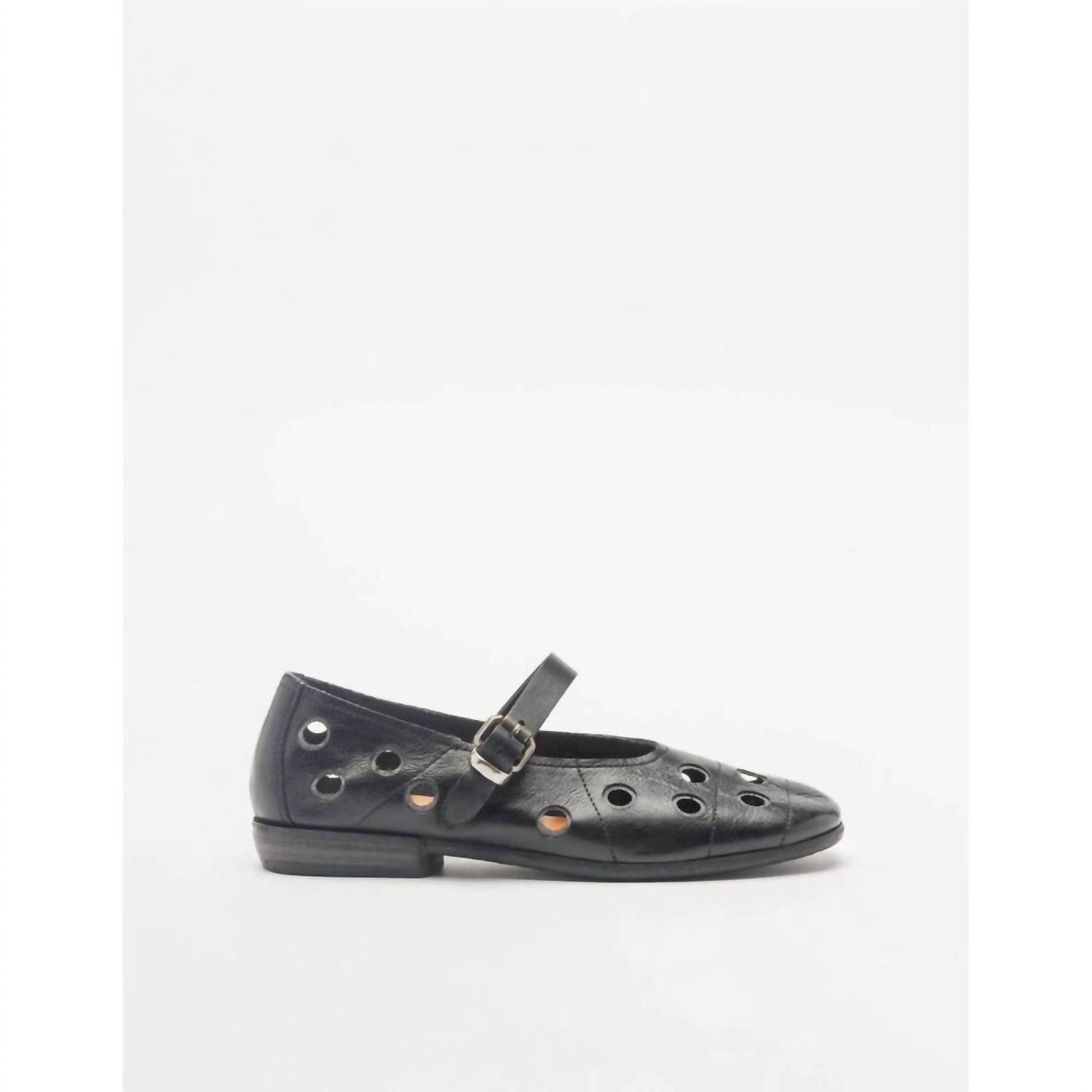 Women's Zion Flats In Black