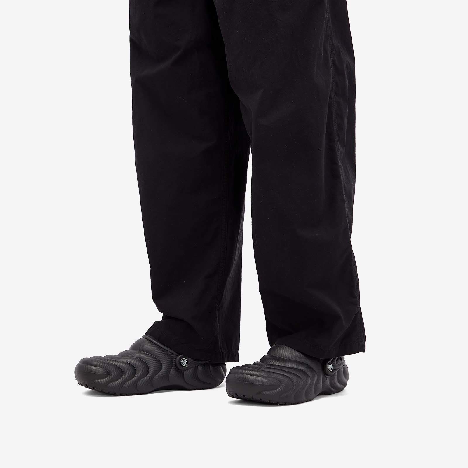 Classic Overpuff Clog in Black