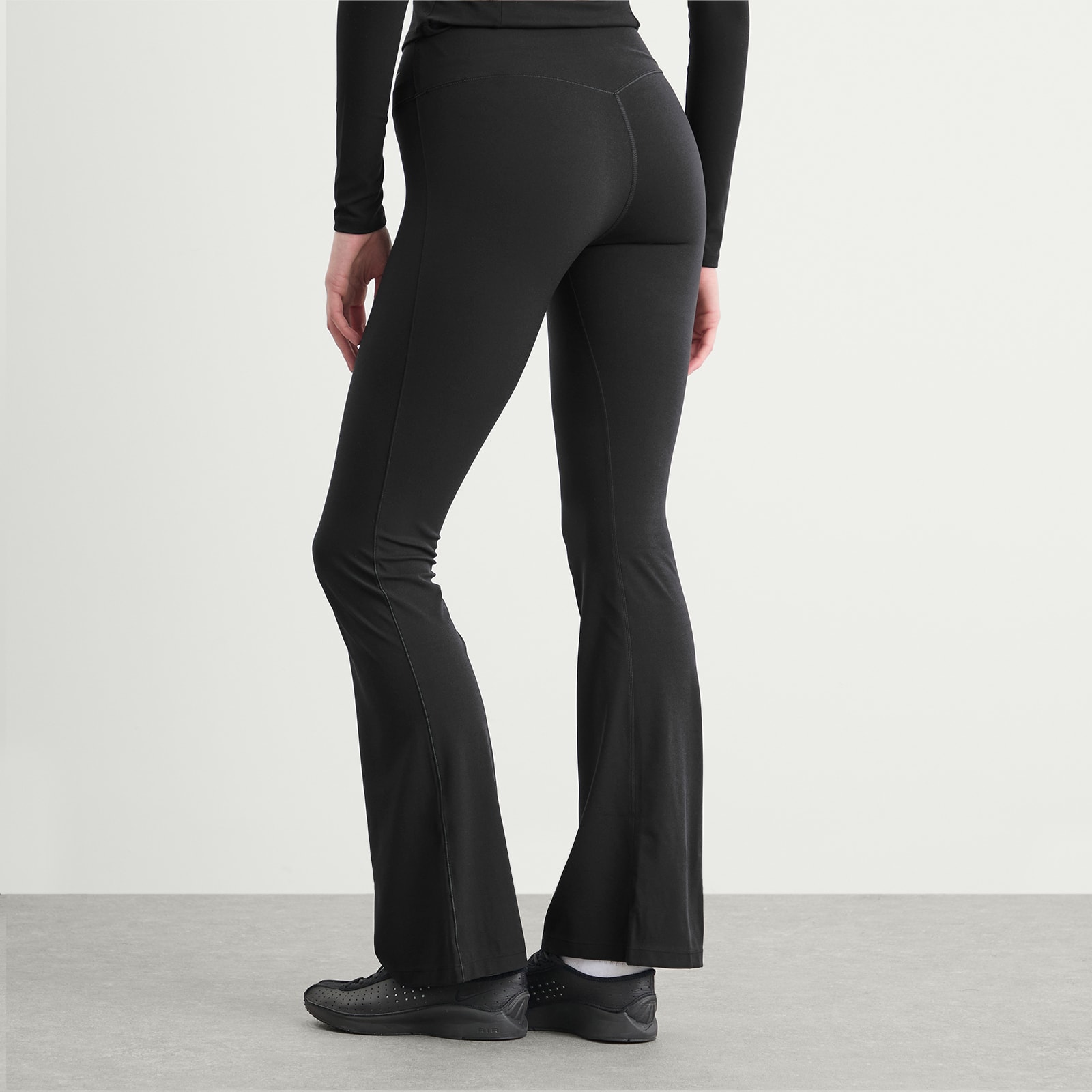 Nike Zenvy High Waisted Flare Legging in Black