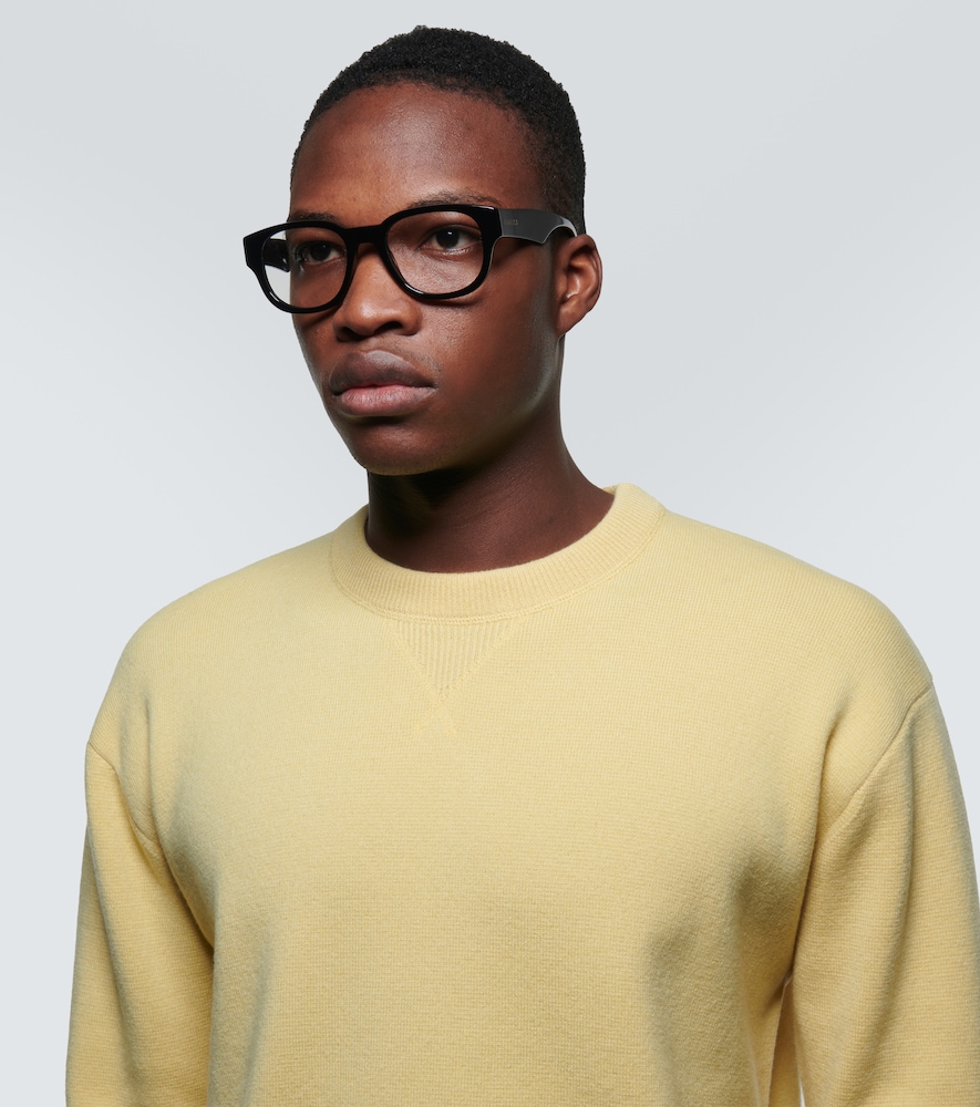 Round glasses