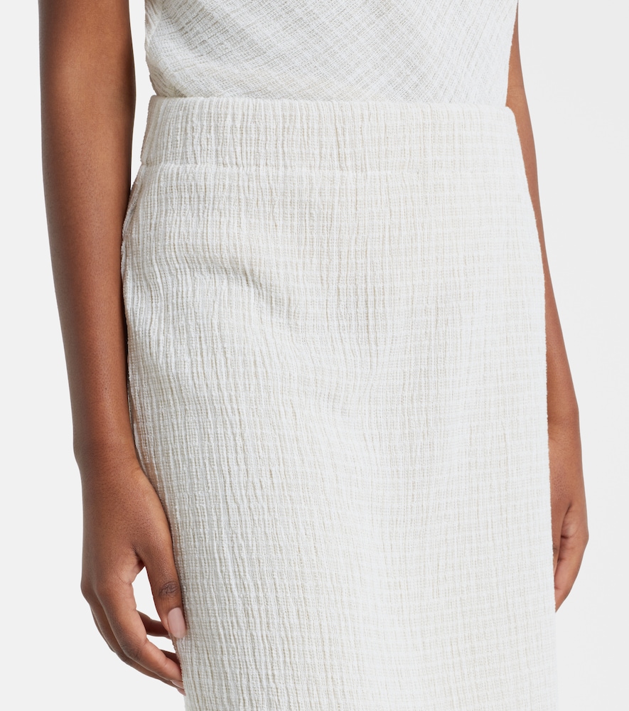 Knitted pencil skirt