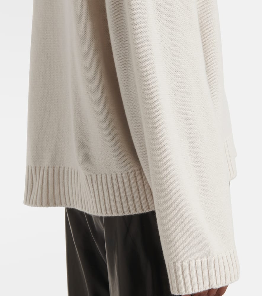 Cashmere sweater