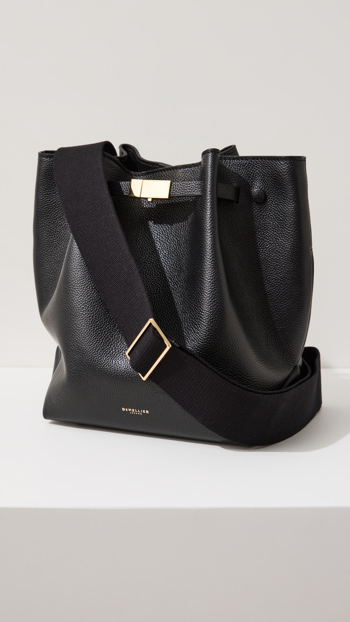 New York Bucket Bag