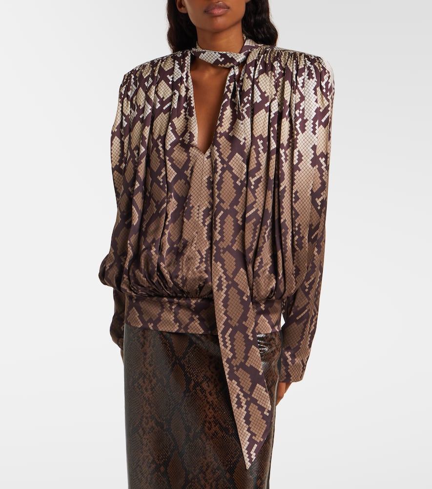 Snake-effect top