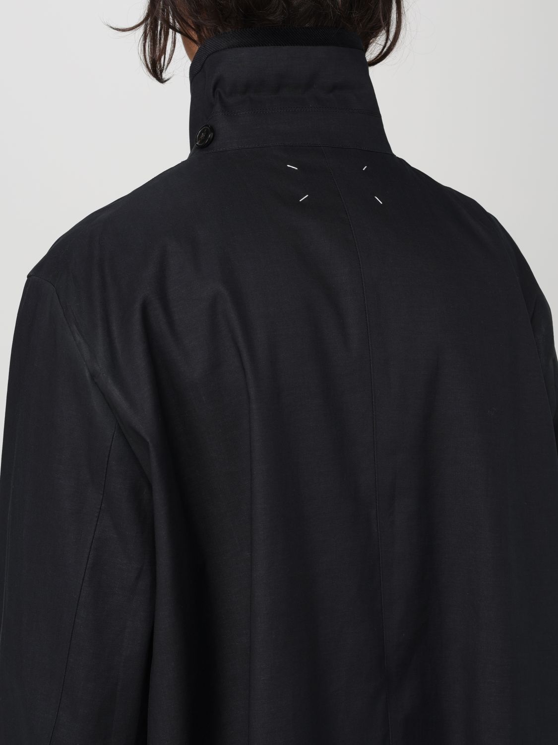 Coat Men color Black
