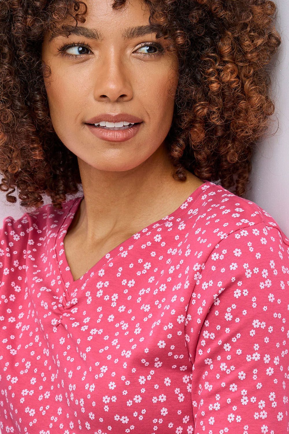 Cotton Traders Women's Wrinkle Free 3/4 Sleeve V Neck Ruched Printed Top in Pink
