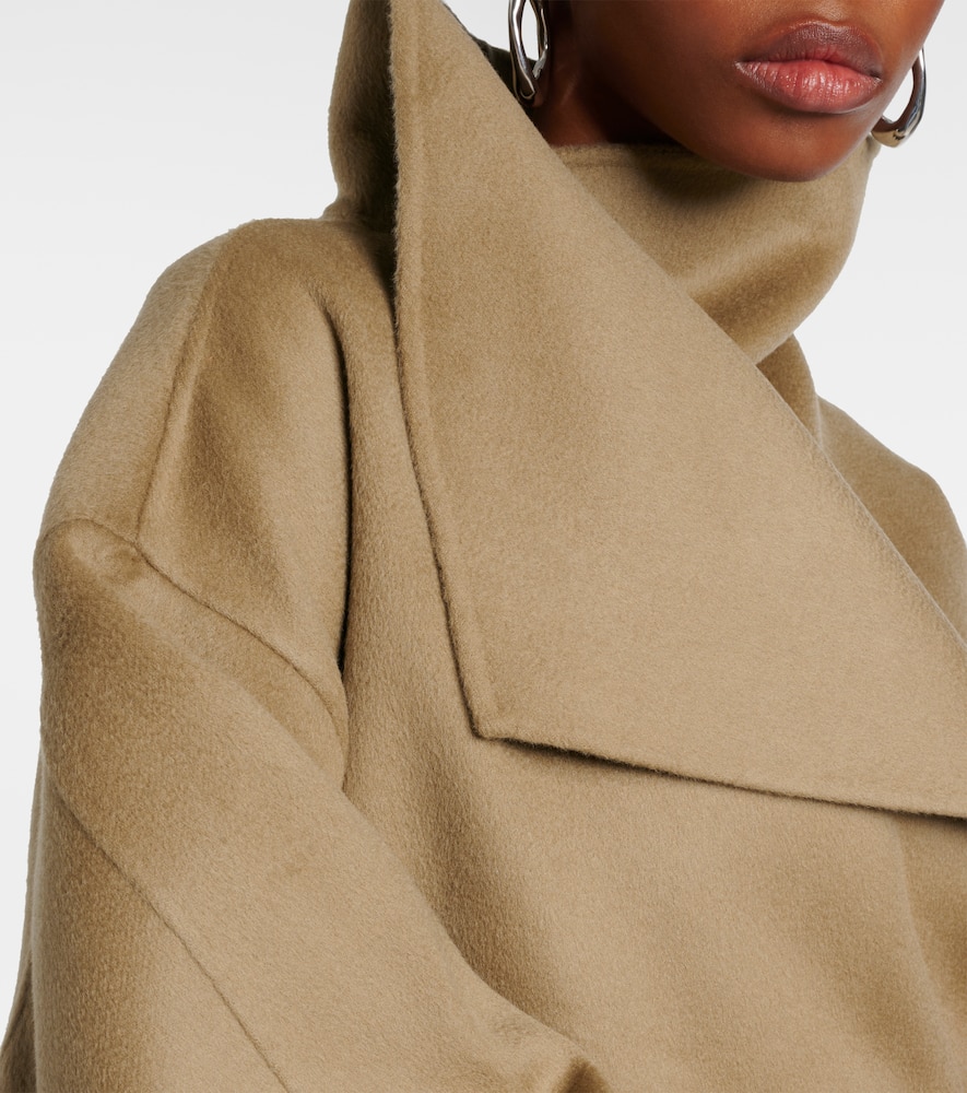 Signature wool and cashmere coat