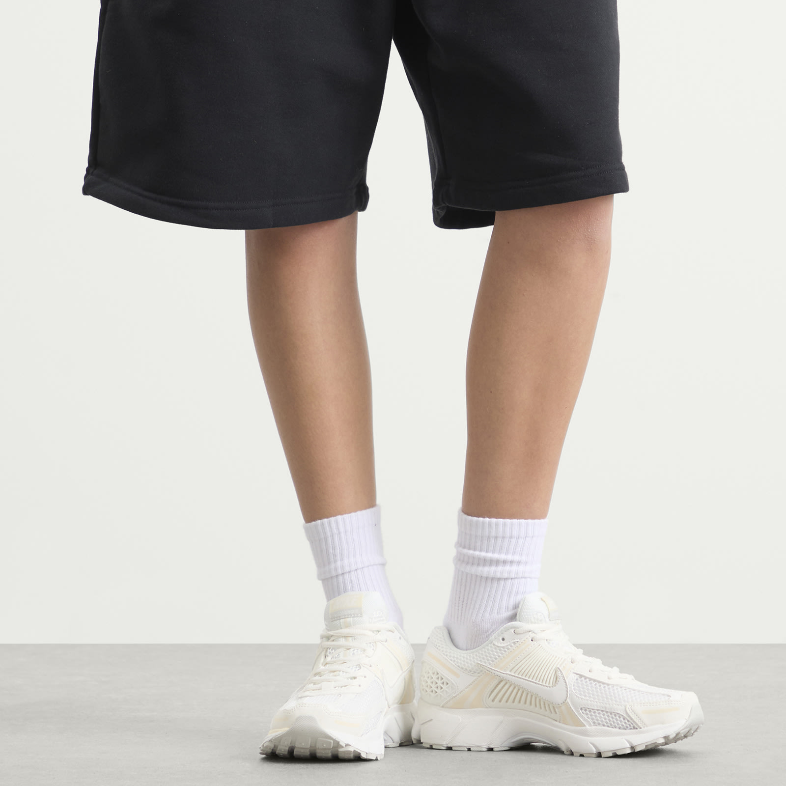 Women's Zoom Vomero Sneaker Sail/Summit White/Bone