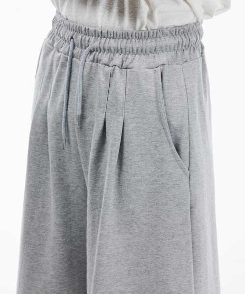 Two-Tuck Regular Bermuda Training Pants