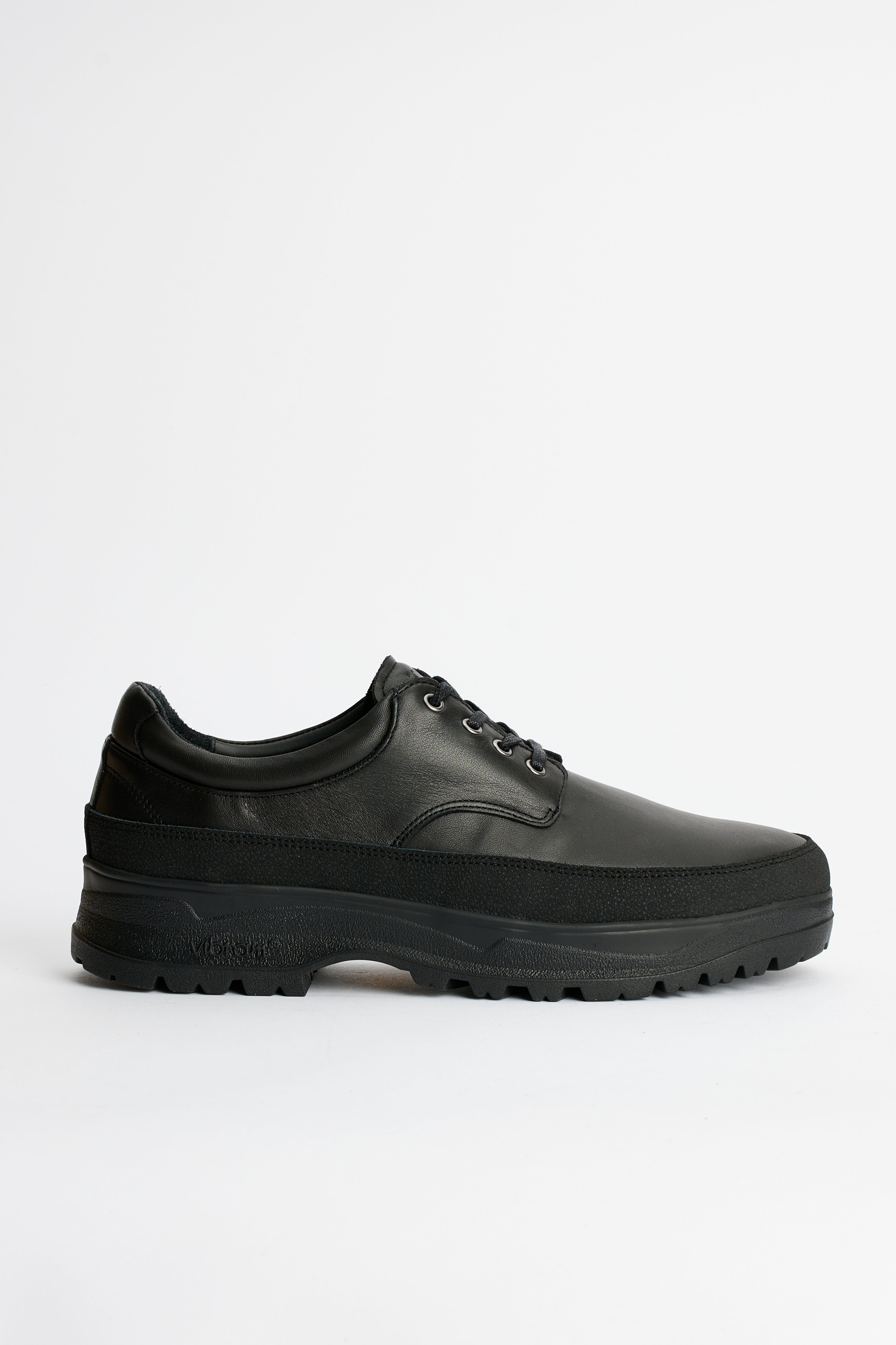 Tarvas Derby Black Leather
