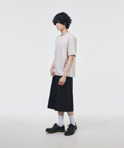 No-Tuck Wide Bermuda Slacks