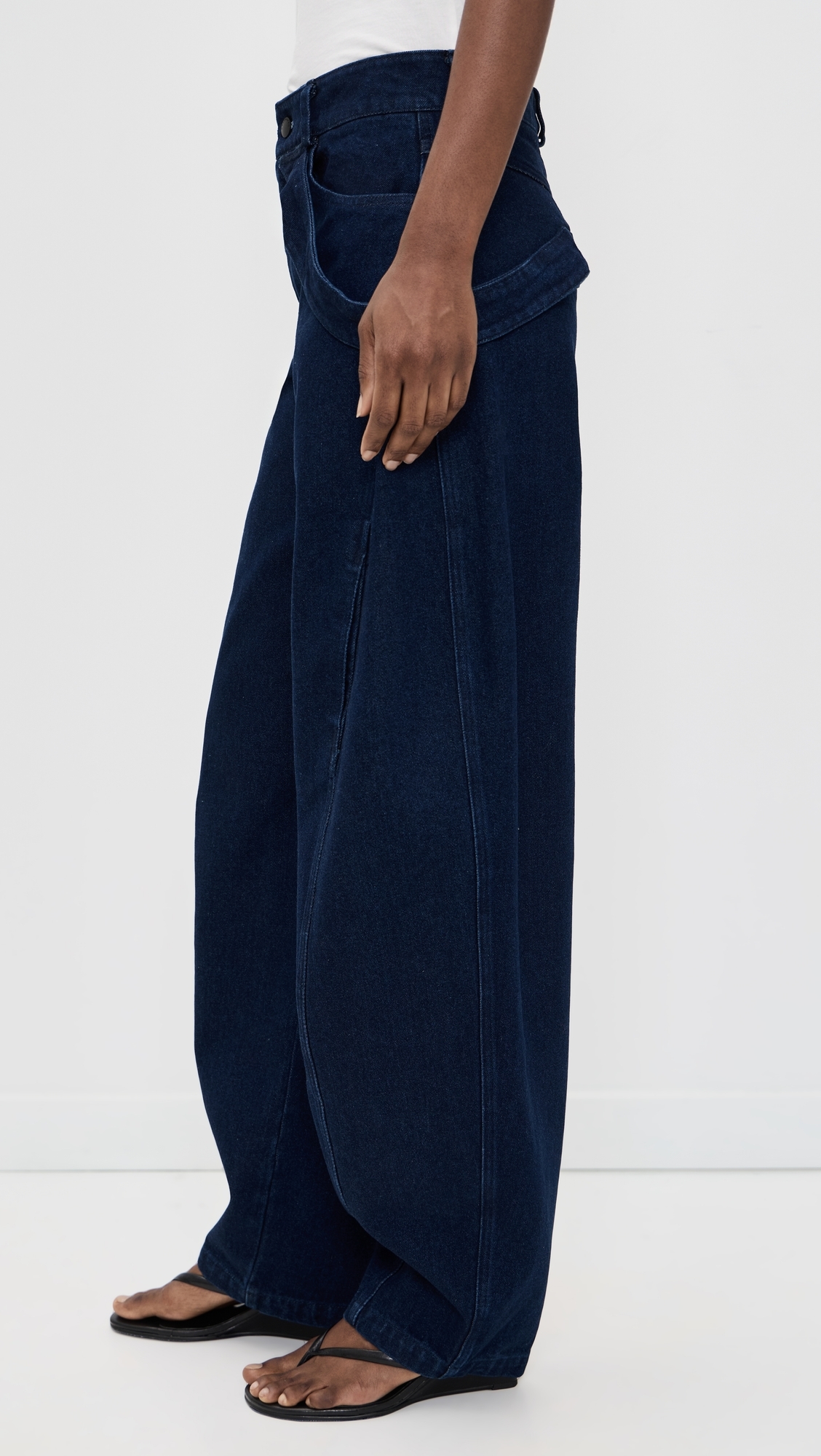 Barrel Jeans In Raw Denim Navy