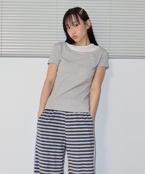 ASYMMETRIC HEART BUTTON LAYERED T SHIRT GREY