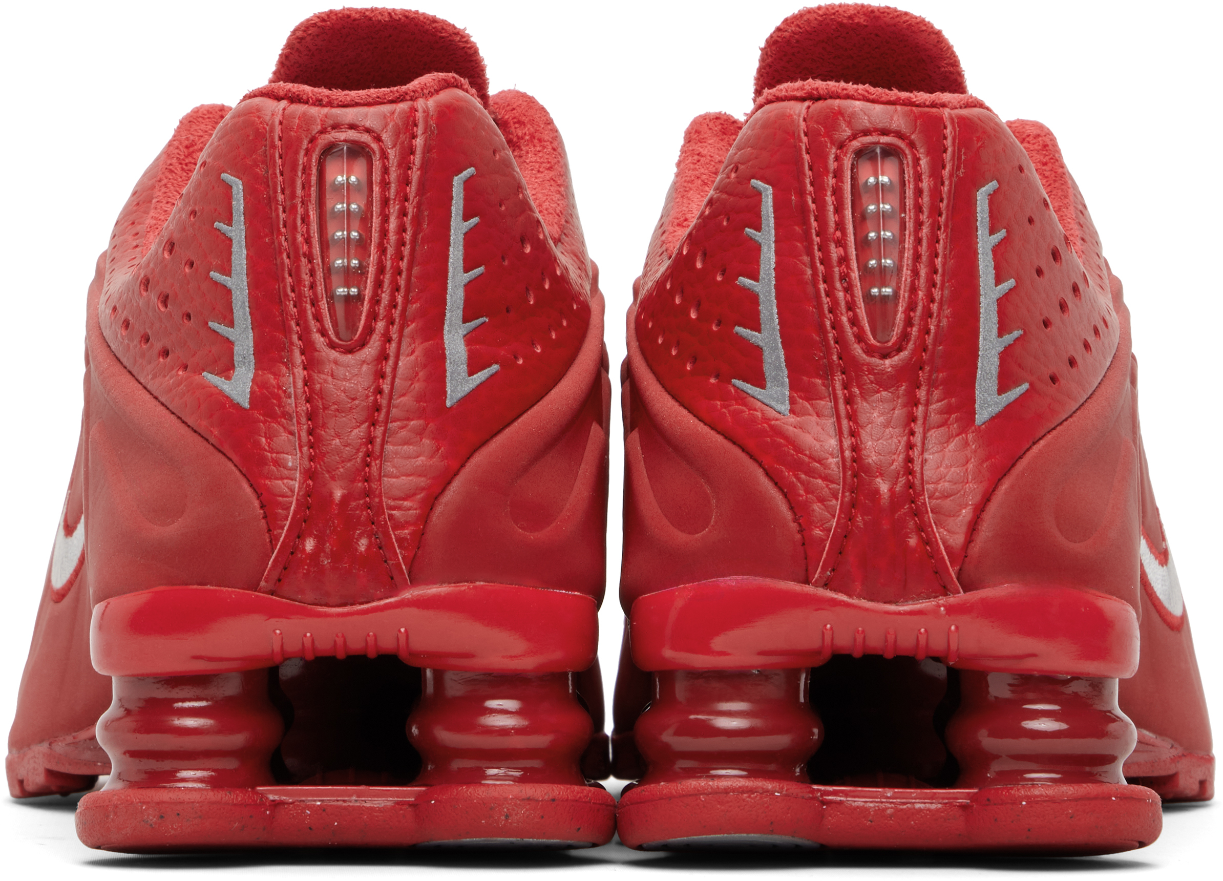 Red Shox R4 Sneakers