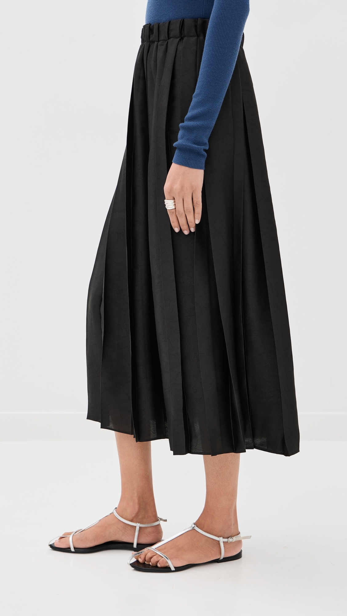 Feather Weight Pleated Pull On