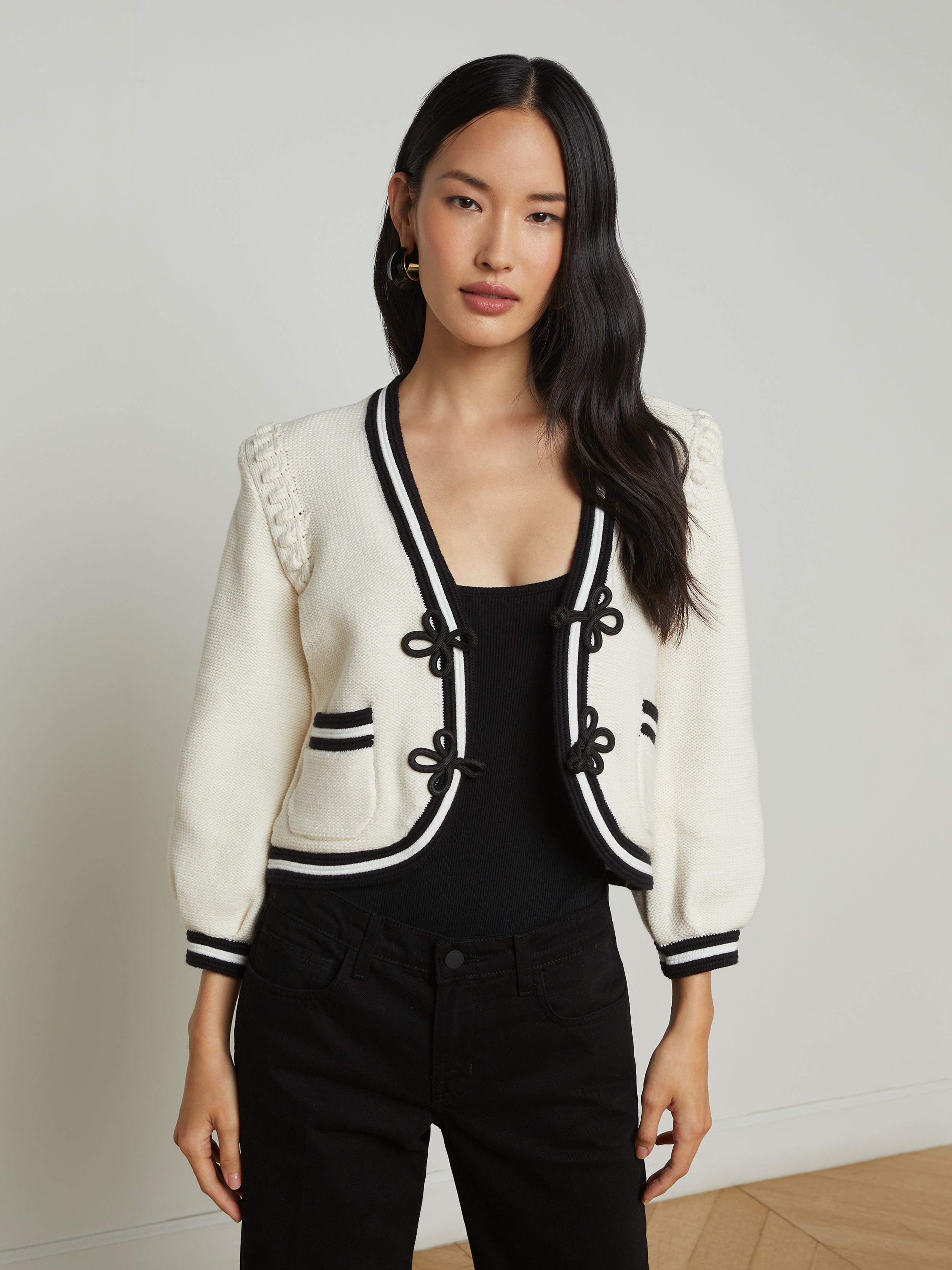 Kaito Cropped Cardigan In Ivory/Black