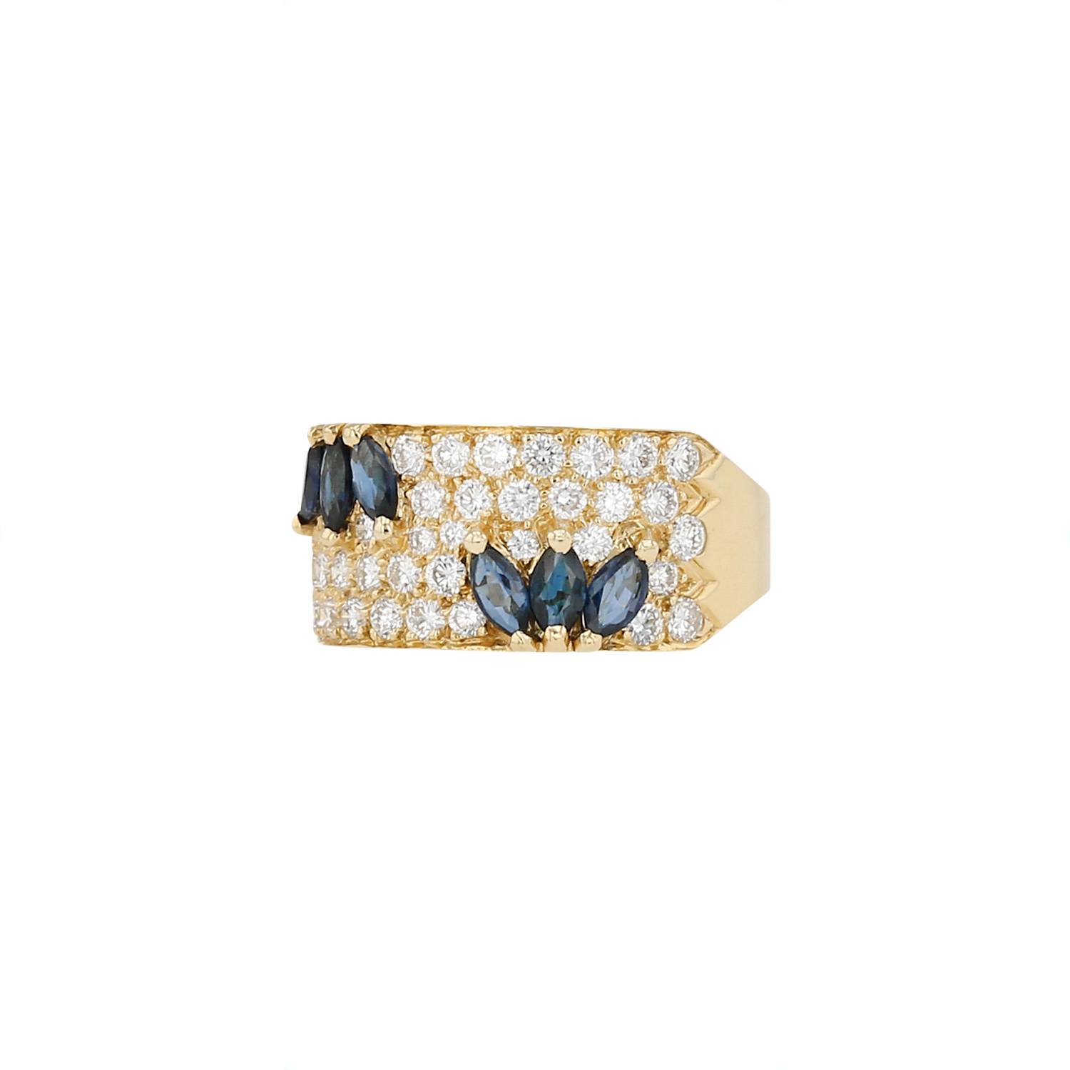 Yellow gold diamonds and sapphires ring