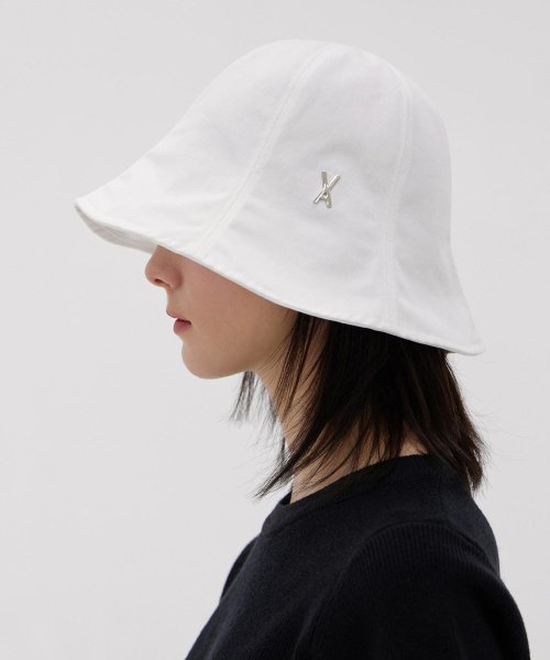 VA Stud Basic Tulip Hat White