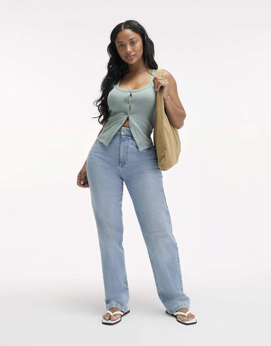 Curvy stretch straight jean in mid blue