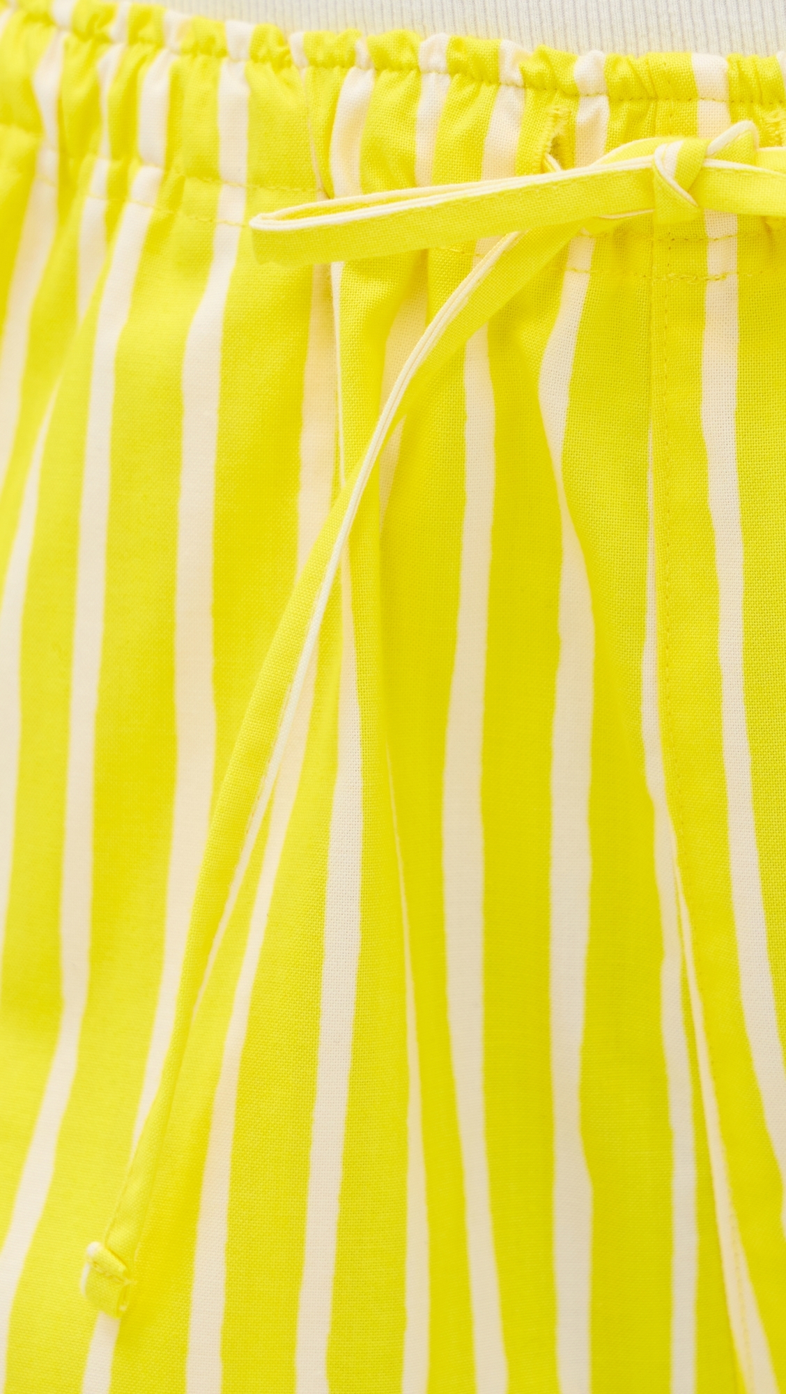 Diagonaali Piccolo Kioski Shorts YELLOW