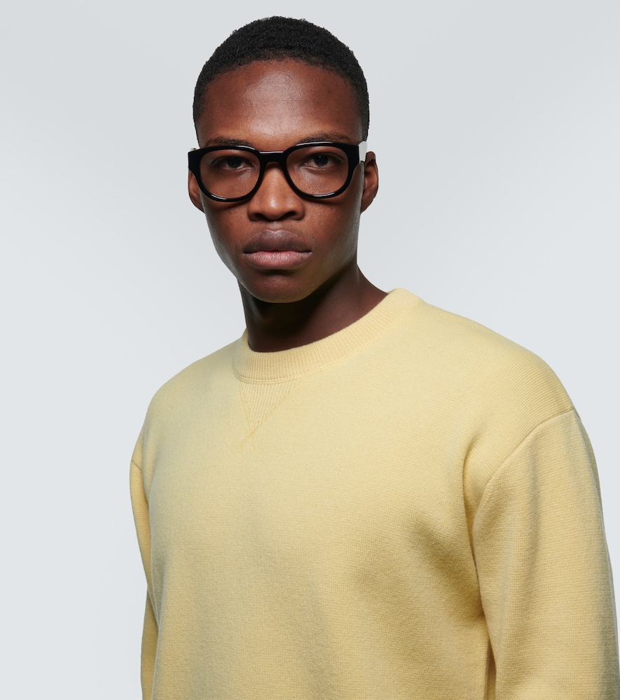 Round glasses