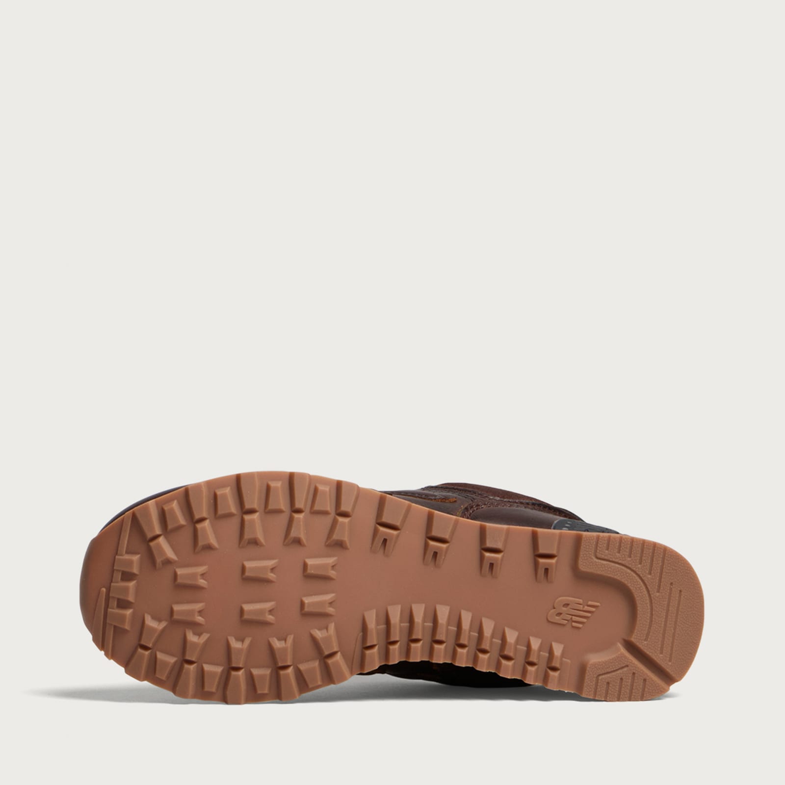 Women's 574 Sneaker in Pumpernickel/Sea Salt