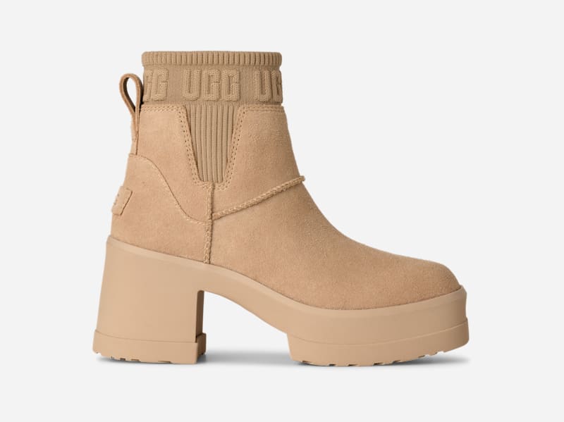 ® Women's Moxy Chelsea Suede Boots in Sand
