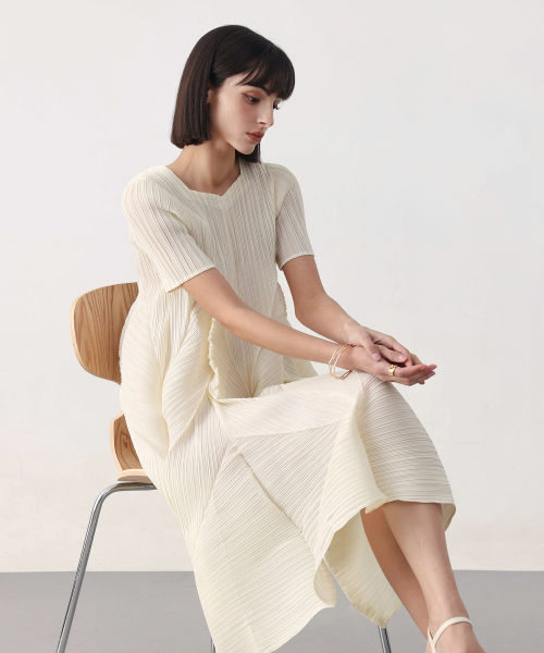 Volume Pleated Dress