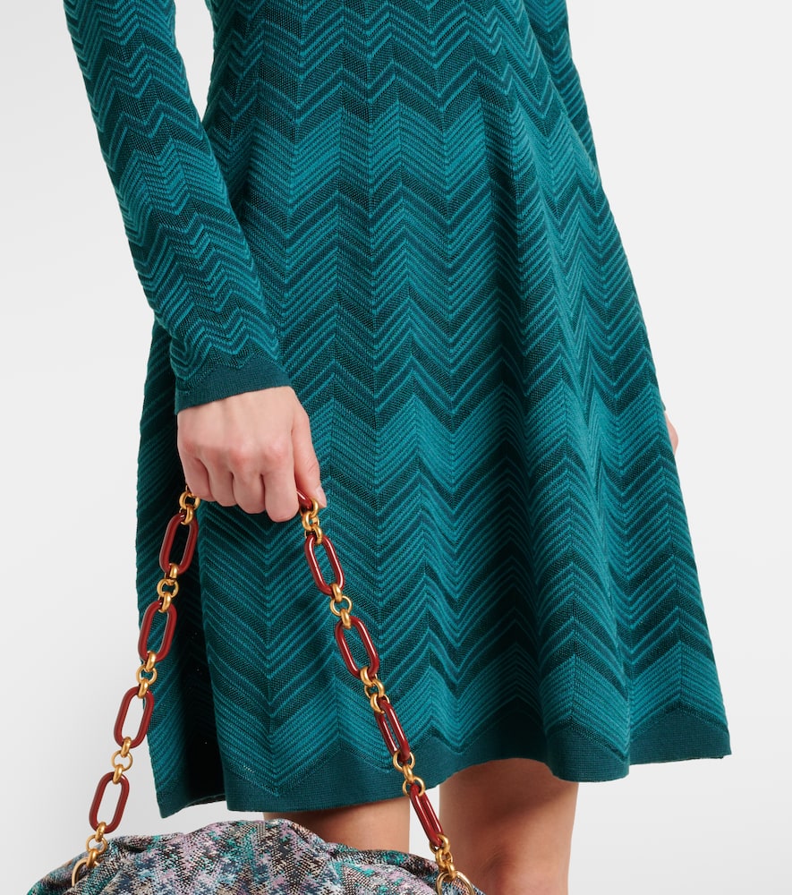 Zigzag knitted minidress