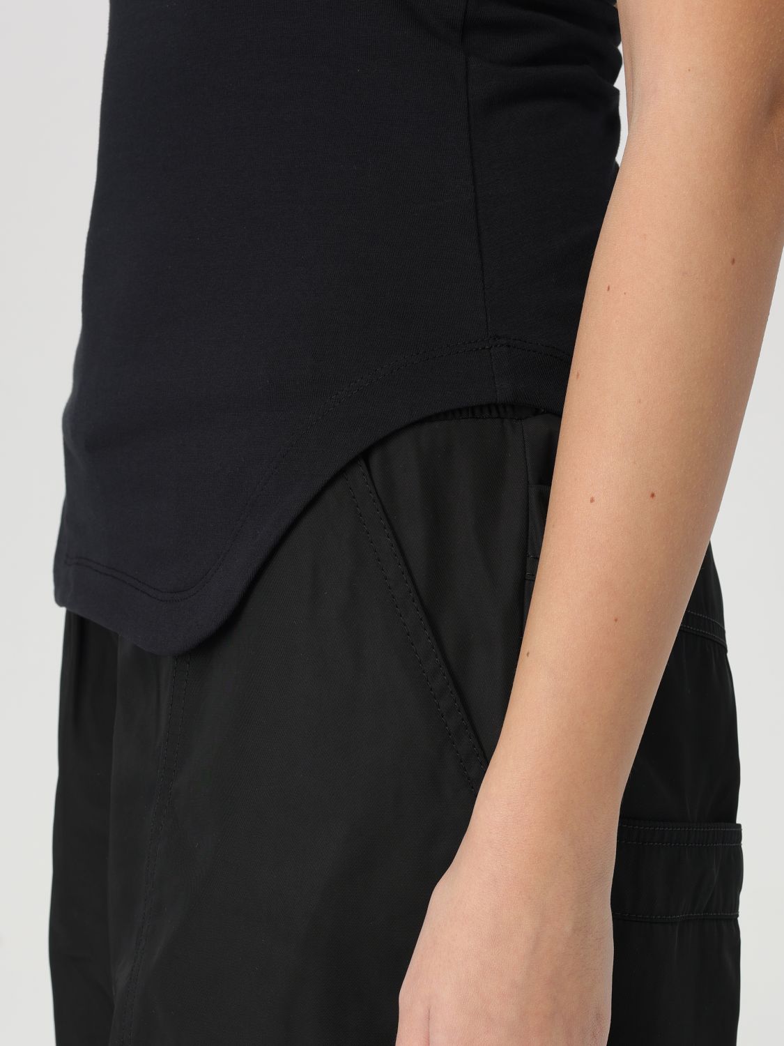 Top Woman color Black