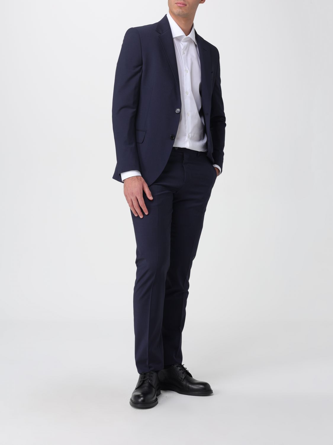 Suit Men color Blue