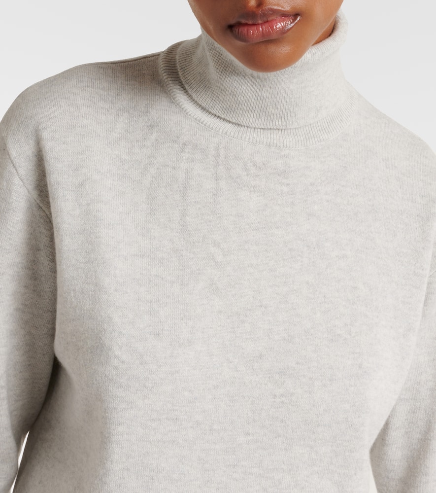 Turtleneck cashmere sweater