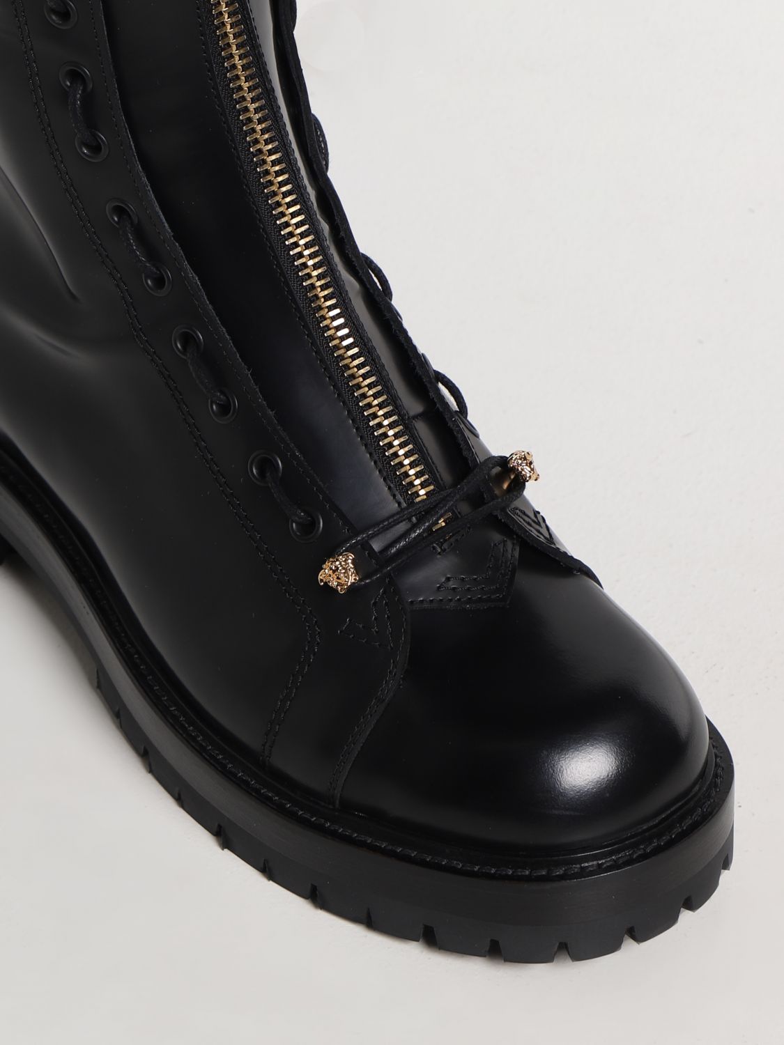 Boots Men color Black