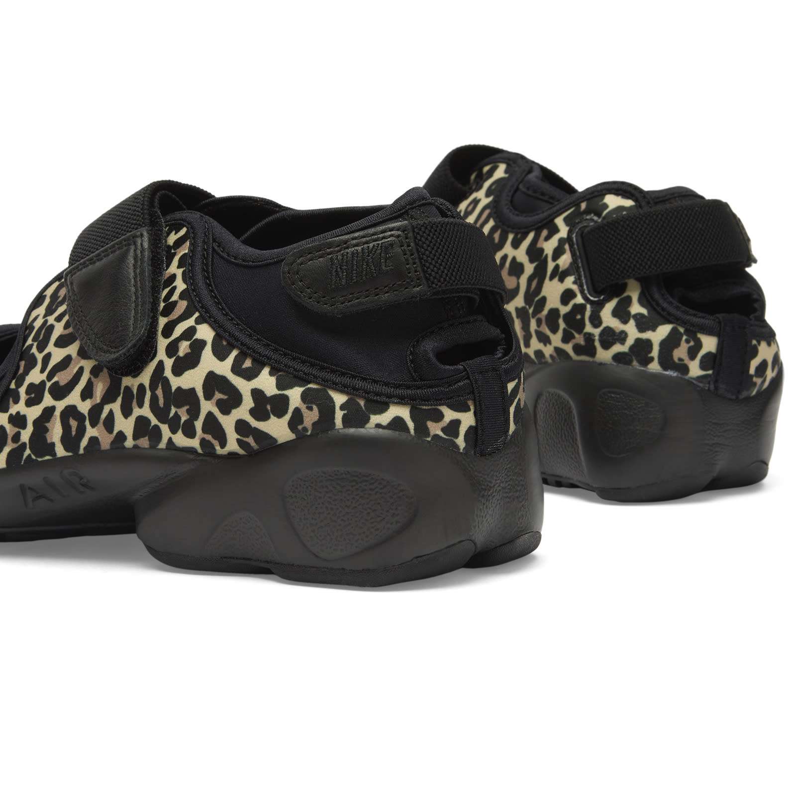 Women's Air Rift XWLPD Sneaker in Black/Hemp