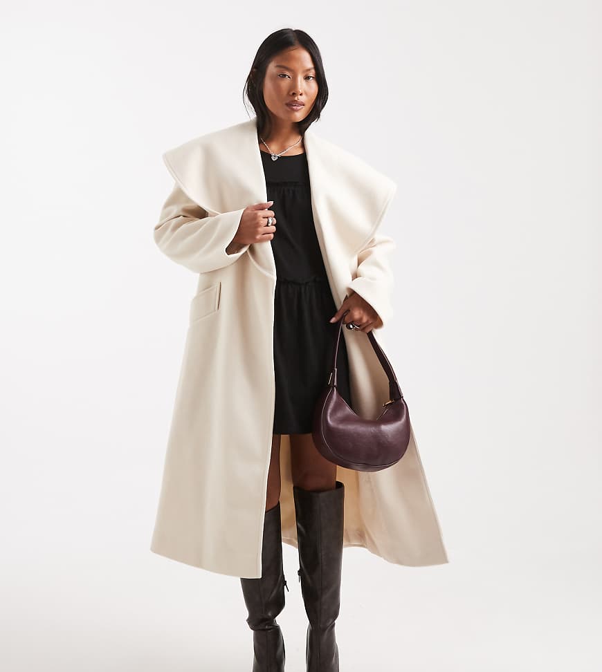 Formal wrap coat in cream-White
