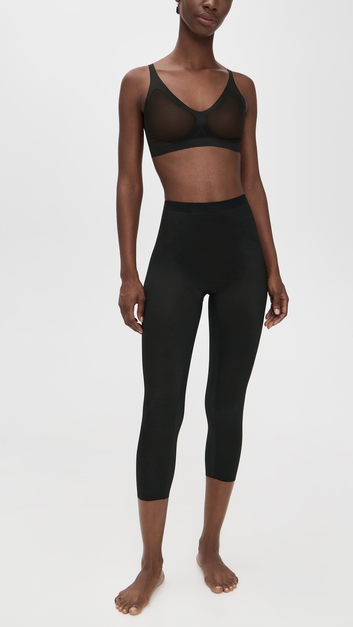 Capri Very Black
